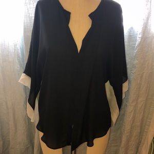 Analili blouse black and white bat sleeve Size XS